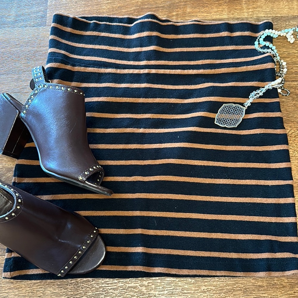 Forever 21 mini Skirt size M